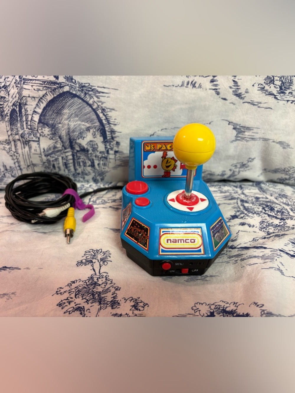 Ms. Pac-Man 5 in 1 Plug and Play 2004 Jakks Pacific TV Namco Tested Working